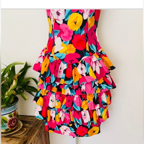 Strapless bright floral beruffled cotton dress. Classic 1980s Jay Jacobs dress. - Picture 3 of 5